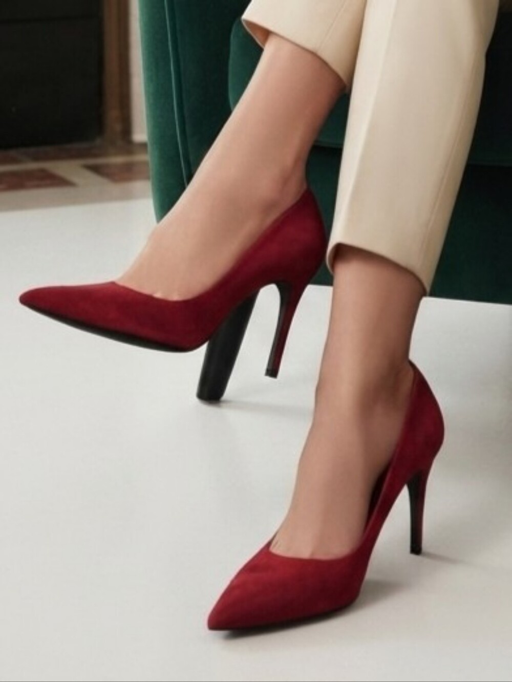 Donald J. Pliner Red Suede Pointed-Toe Stiletto Pumps Made In Spain